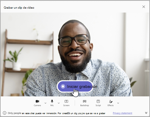 Captura de pantalla de la opción para grabar un clip de vídeo en Microsoft Teams