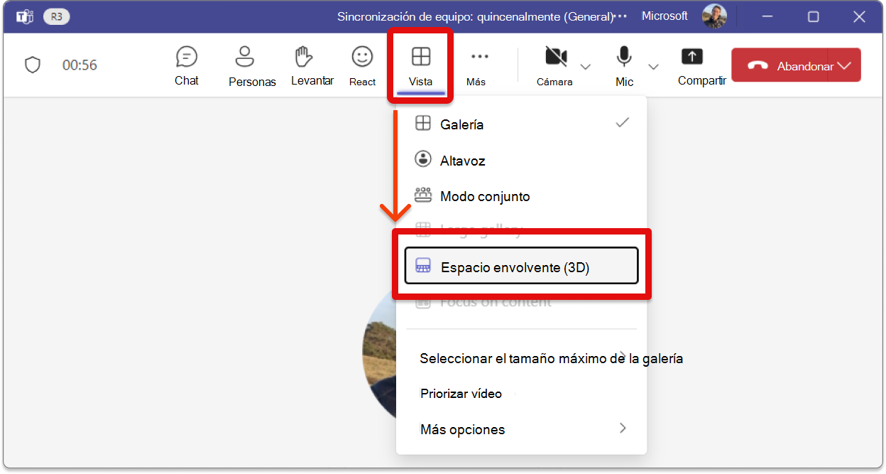 Captura de pantalla de una reunión de Teams que muestra la selección Ver y después Espacio inmersivo (3D).