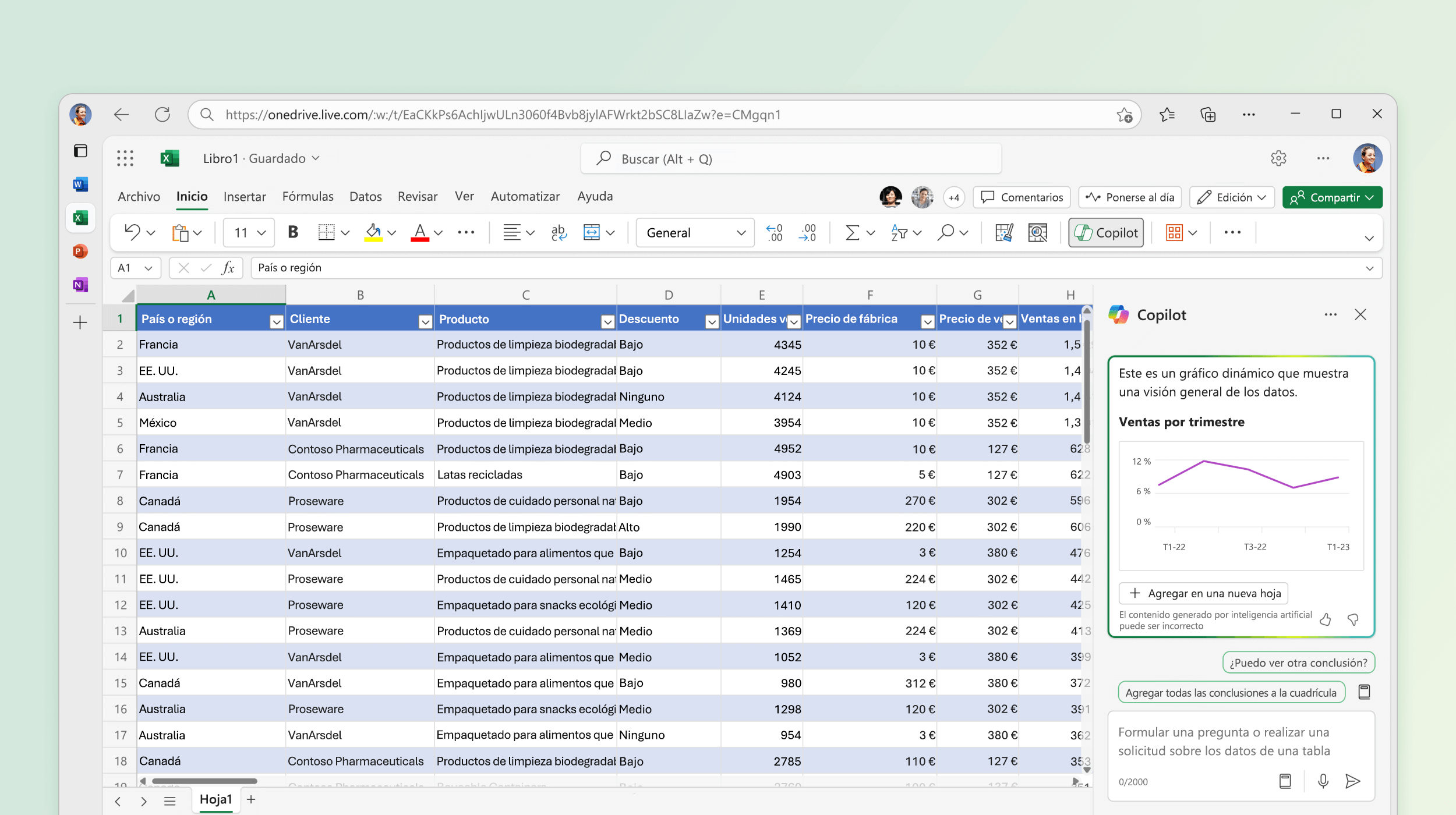 La captura de pantalla muestra a Copilot en Excel identificando información de datos existentes.